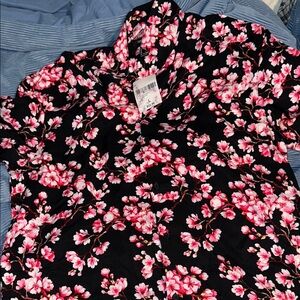 NWT Forever 21 Men Cherry Blossom Shirt